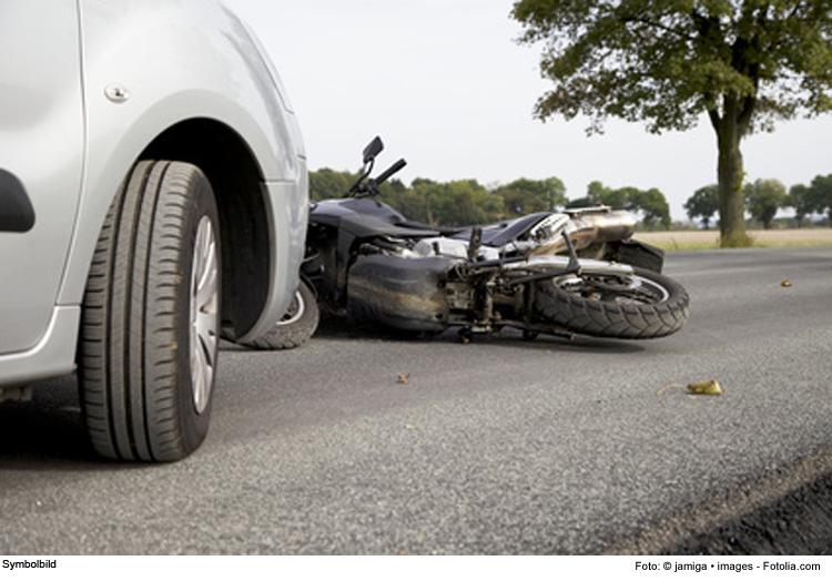 Motorradfahrer bei Unfall in Stammham leicht verletzt