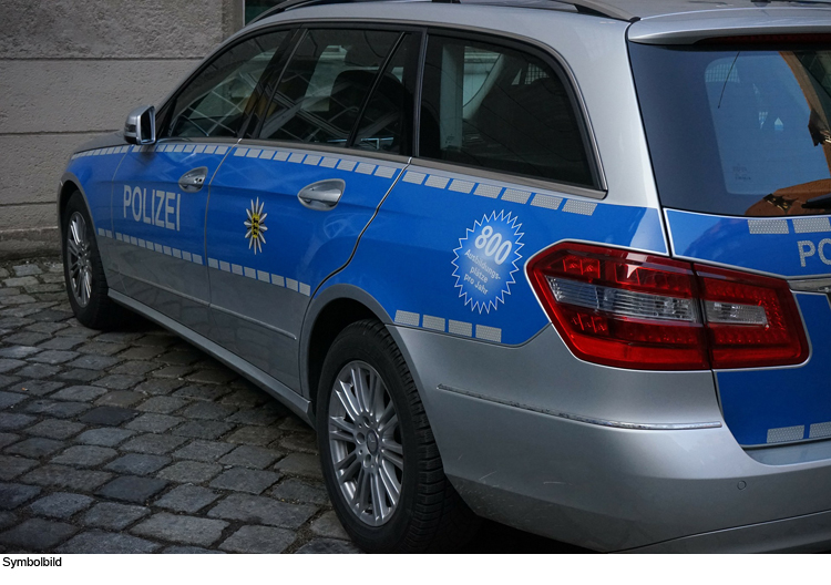 Polizei sucht blaues Fahrzeug