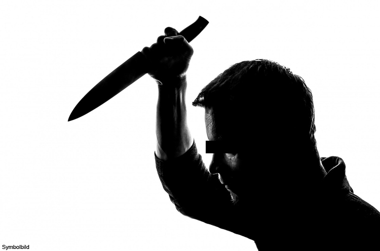 Flüchtling greift seine Freundin mit Messer an